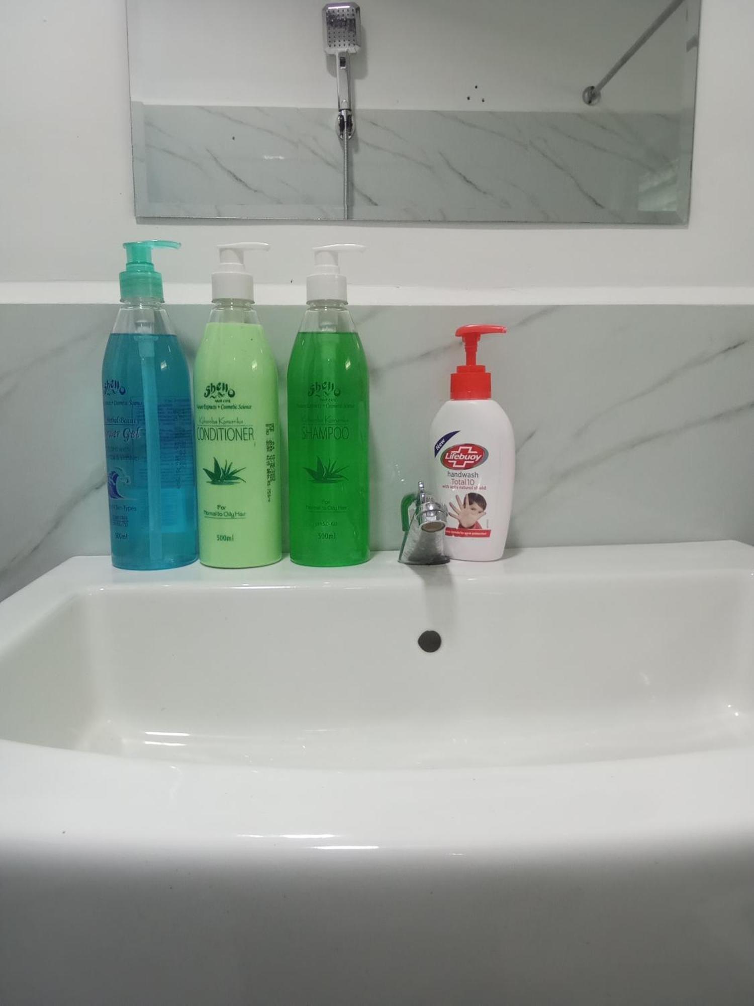 Kavee Transit Hotel 카투나야크 외부 사진