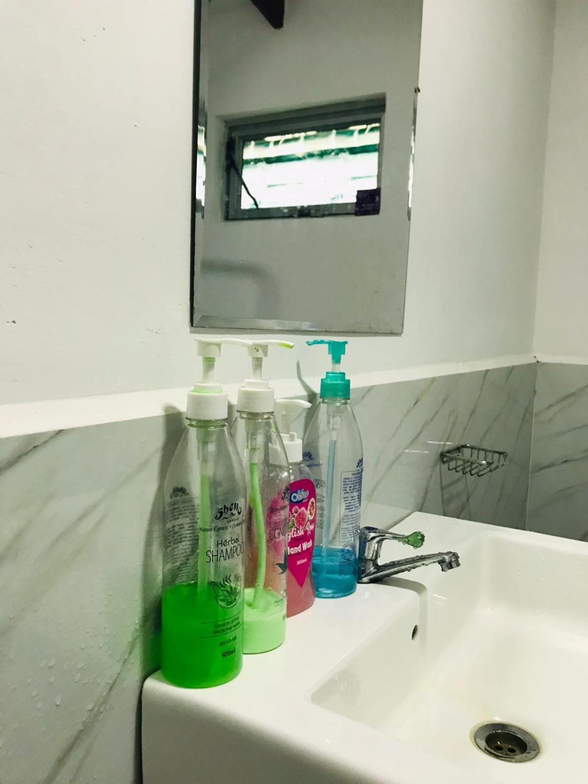 Kavee Transit Hotel 카투나야크 외부 사진